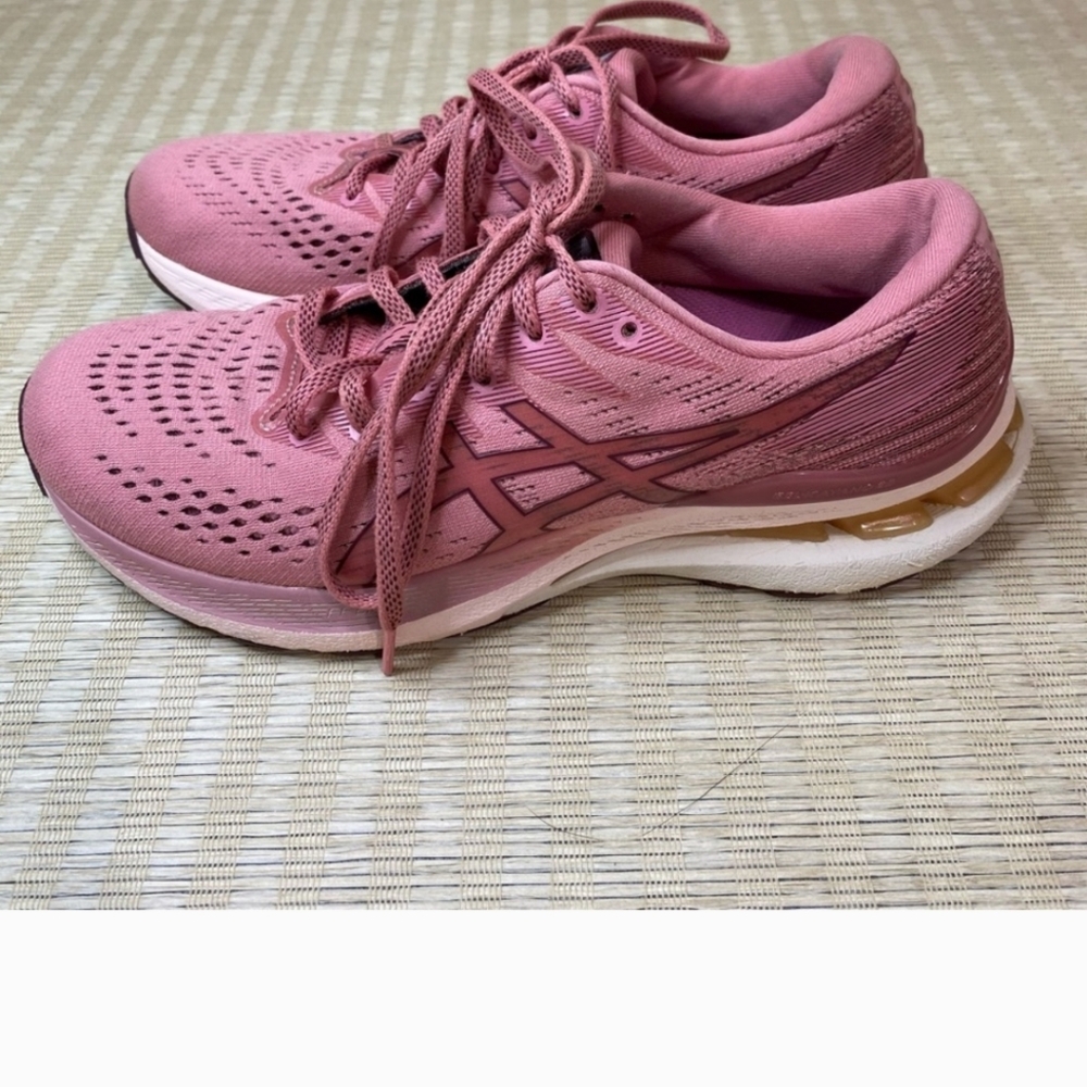 Asics Gel-Kayano 28 Running Shoes Smokey Rose/ Deep Mars Size 9 US